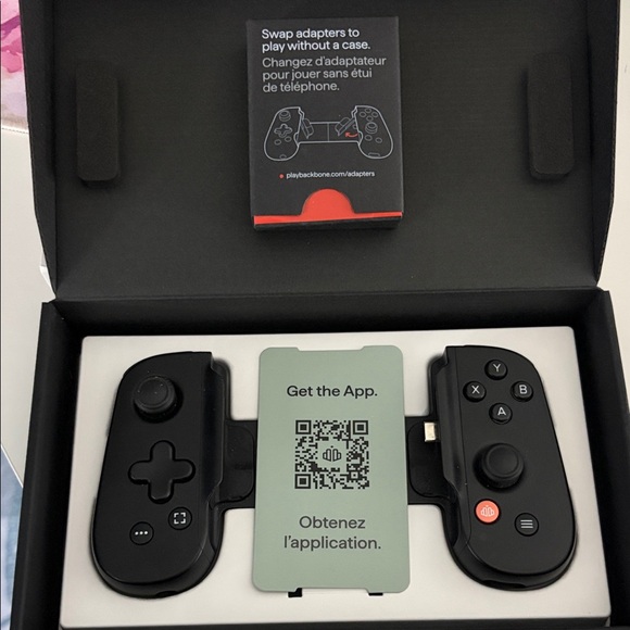 Backbone Handheld Gaming Console - Picture 2 of 4